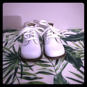 Footnotes Walking Shoes